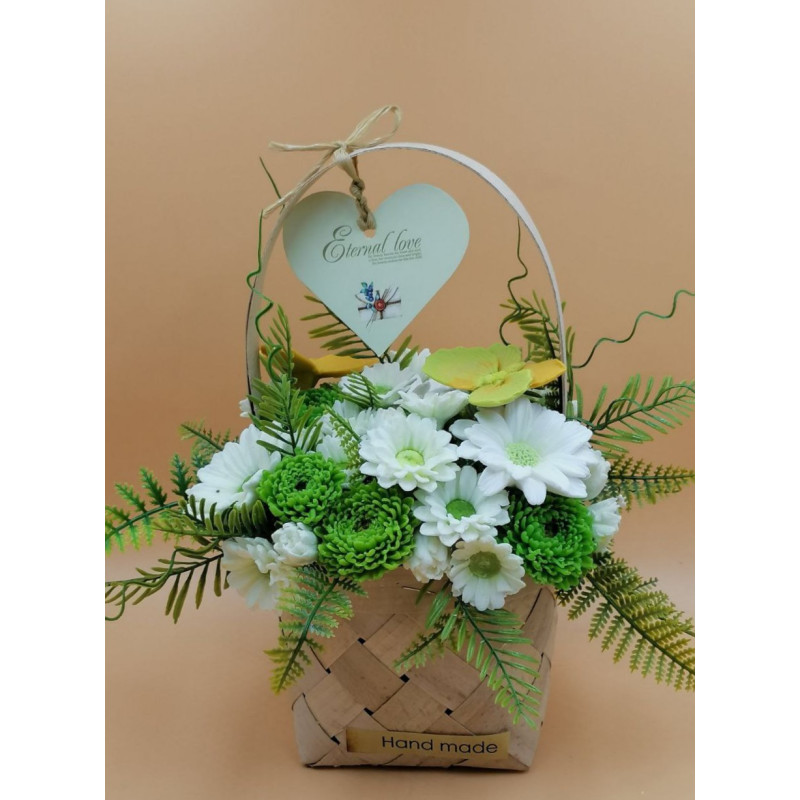 Подарункова композиція квітів з мила "Весна"